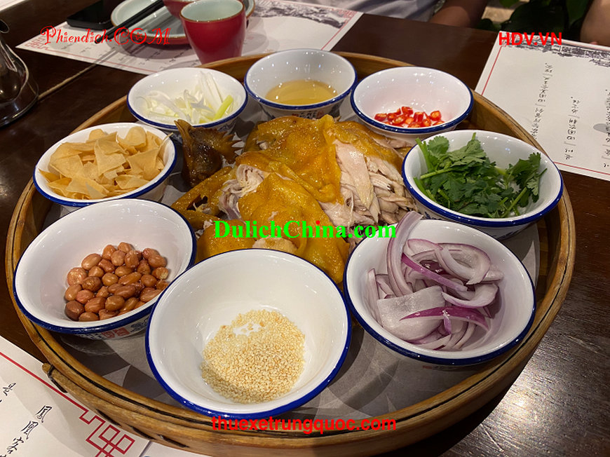 Du lịch tự túc Trung Quốc thưởng thức ẩm thực Trung Hoa.